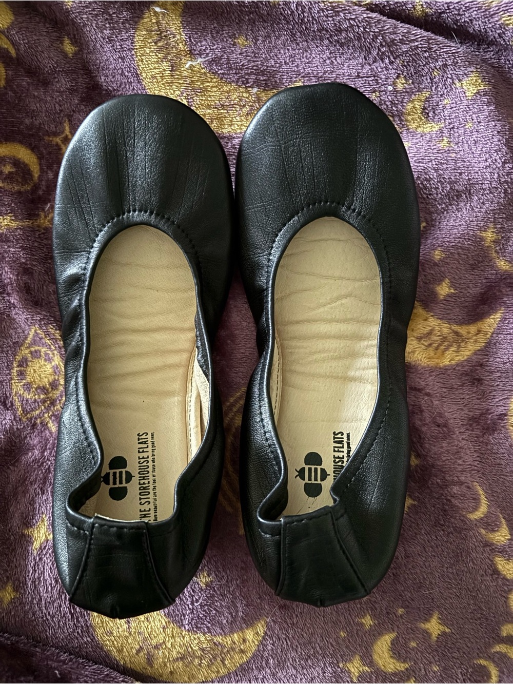 Storehouse Flats Leather Foldable Ballet Flats. Black. Size 8